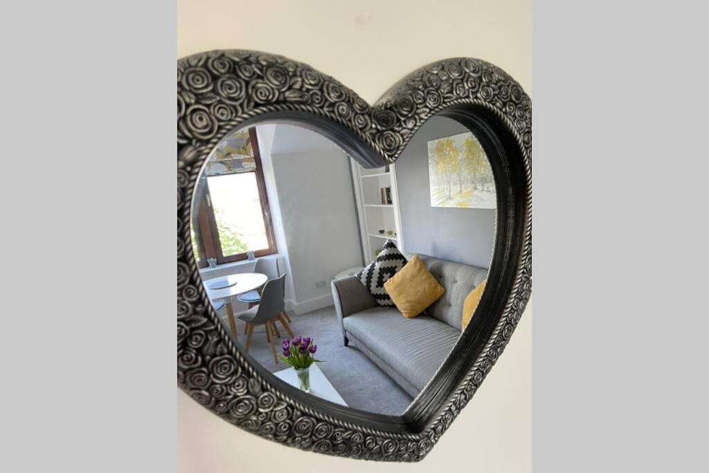 No 10 Immaculate City Centre, Top Floor 2 Bed Flat With Free Parking Inverness Exterior photo